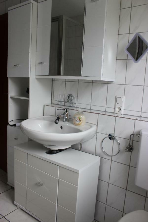 Ferienwohnung Am Waldrand 렘버그 외부 사진