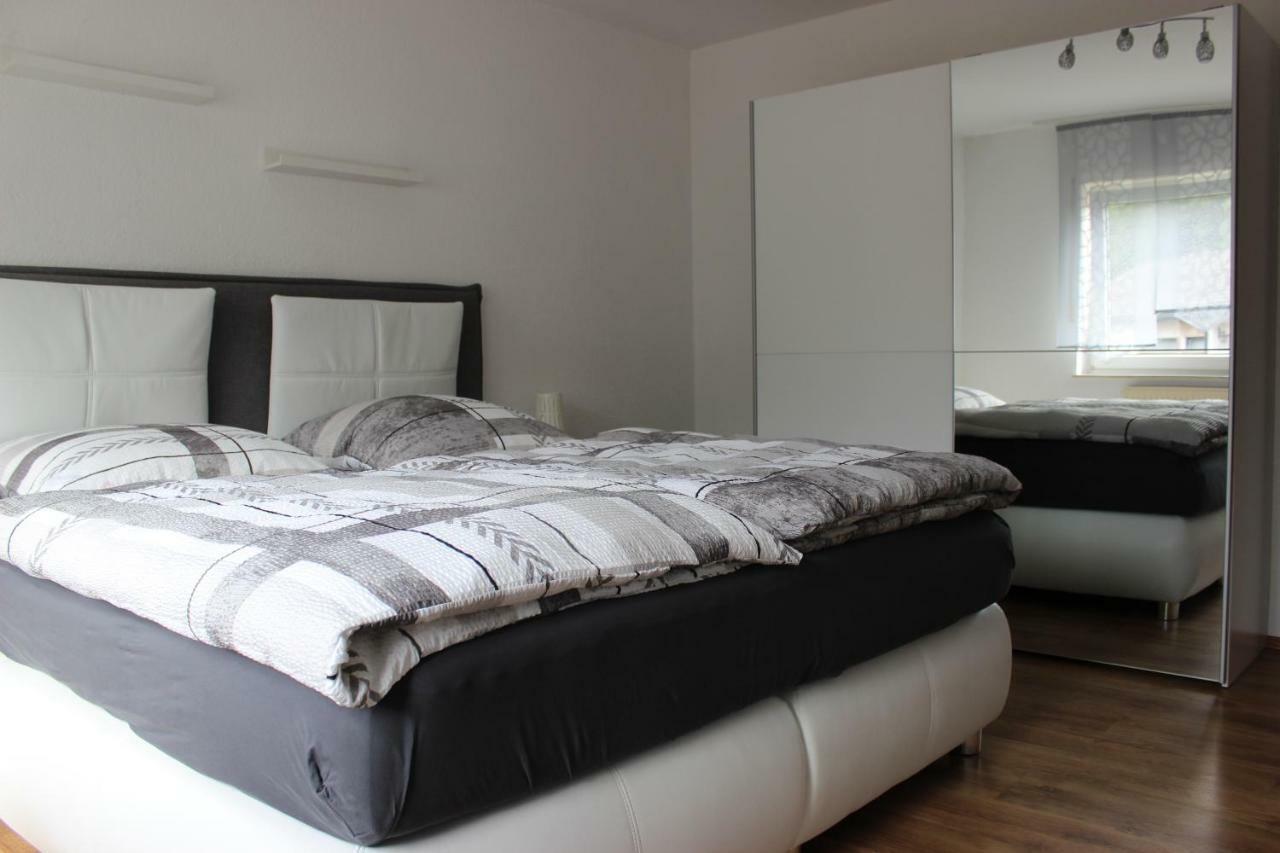 Ferienwohnung Am Waldrand 렘버그 외부 사진