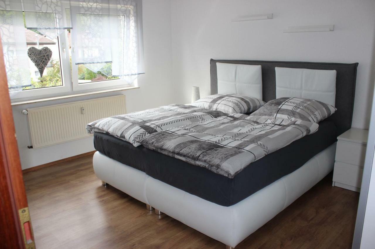 Ferienwohnung Am Waldrand 렘버그 외부 사진